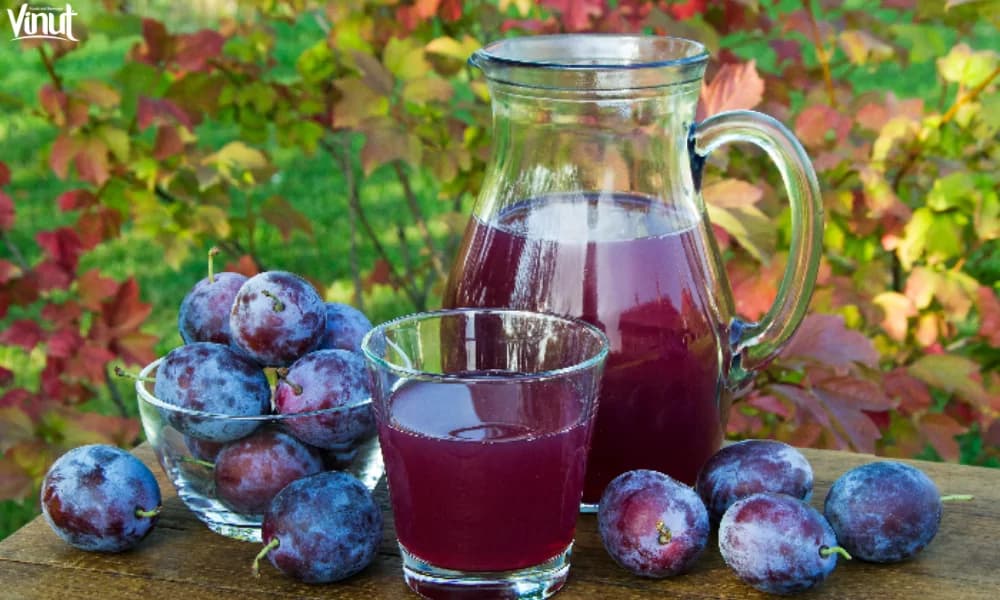 Prune Juice: Exploring 5 Health Benefits, Uses, and More
