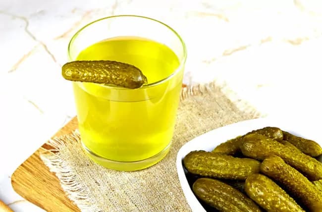 6 Health Benefits of Drinking Pickle Juice