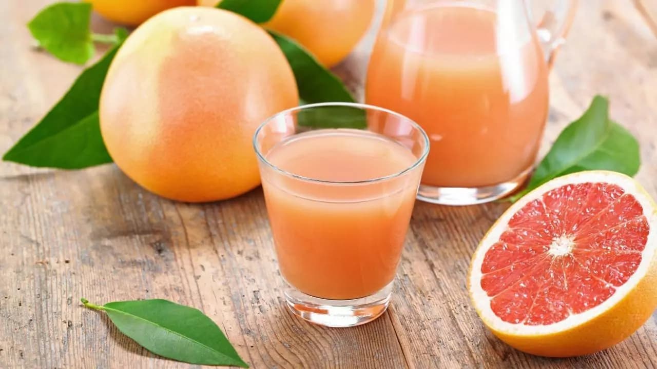 Grapefruit Juice Benefits, Calories, Recipe, and More
