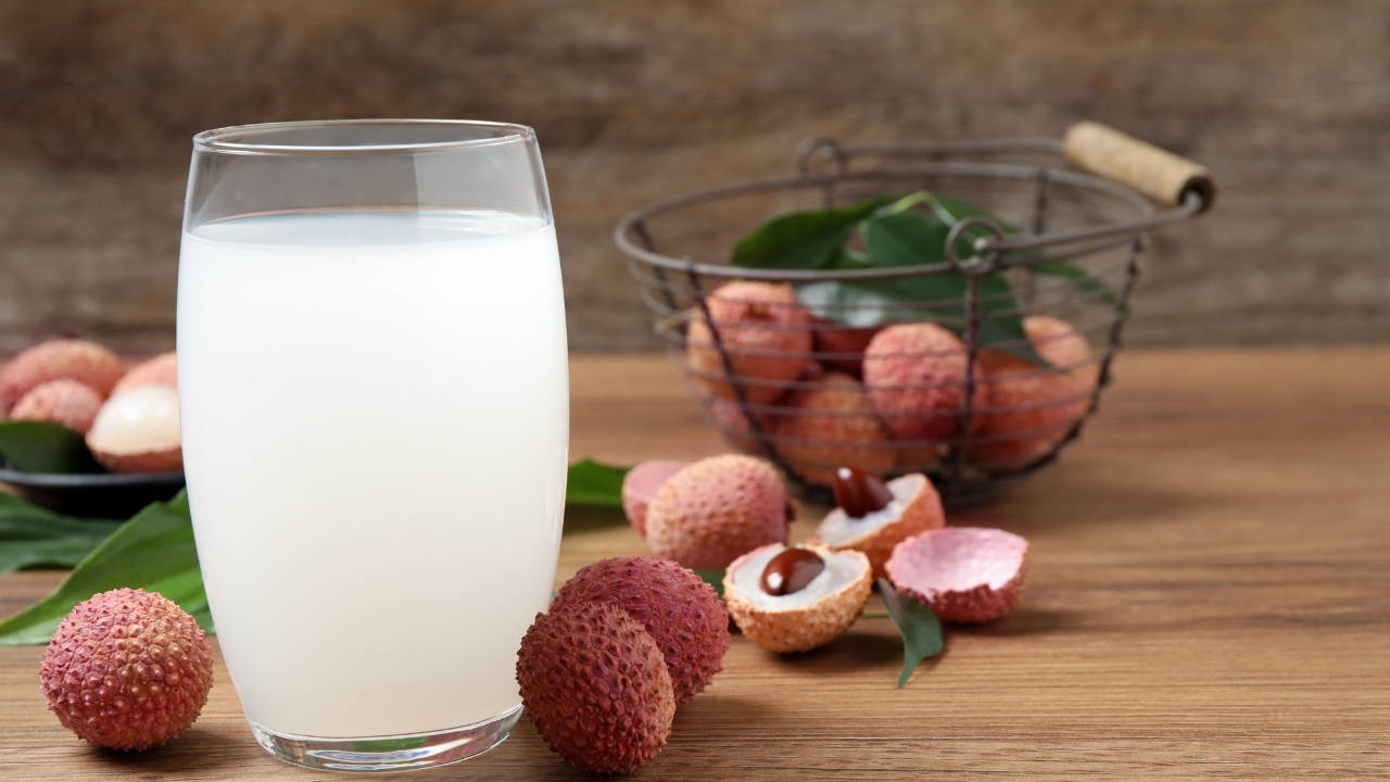 VINUT_How to Make Fresh Lychee Juice at Home?