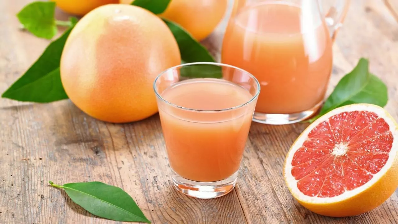 Grapefruit Juice Benefits, Calories, Recipe, and More