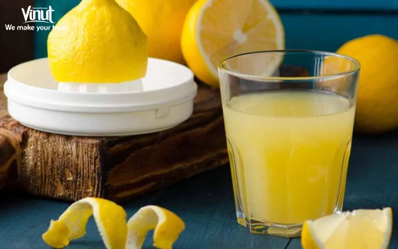 Lemon Juice: 5 Amazing Benefits, Uses, and Tips 2 VINUT_Lemon juice