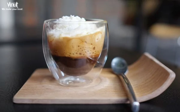 VINUT_Espresso con Panna VINUT_Espresso con Panna