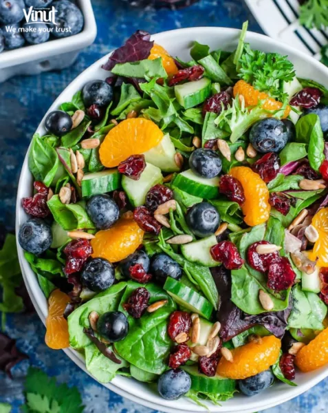 VINUT_Sprinkle some fresh blueberries onto your salads VINUT_Sprinkle some fresh blueberries onto your salads