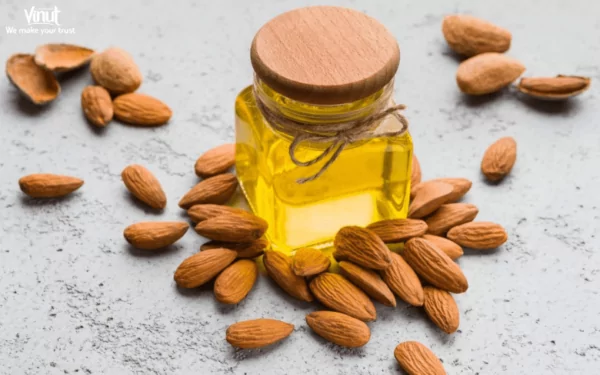 VINUT_ Almond oil, extracted from almonds, is renowned for its moisturizing and rejuvenating properties VINUT_ Almond oil, extracted from almonds, is renowned for its moisturizing and rejuvenating properties