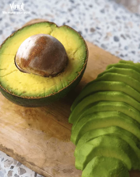 VINUT_he texture of the avocado’s skin is typically smooth, with a slight sheen VINUT_he texture of the avocado’s skin is typically smooth, with a slight sheen
