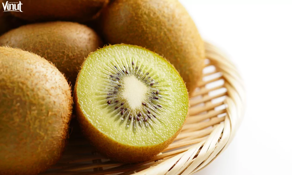 The Kiwi Fruit: Nature's Green Jewel and 4 Outstanding Nutritional Benifits 5 VINUT_Vitamins and Minerals