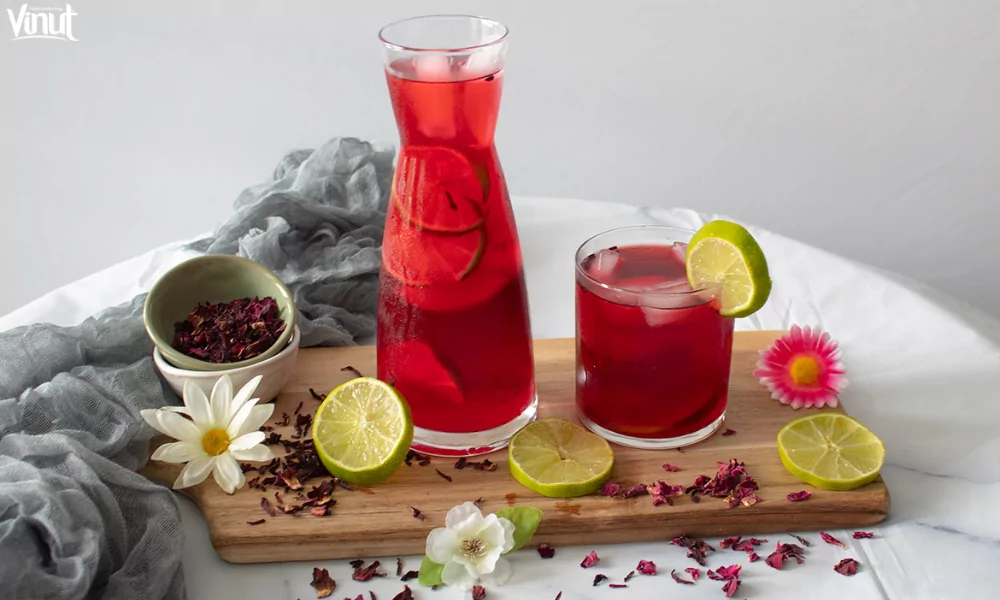15 Best Ramadan Beverages and Foods 5 VINUT_Hibiscus iced tea