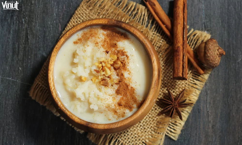 15 Best Ramadan Beverages and Foods 13 VINUT_Rice Pudding (Muhallabia)