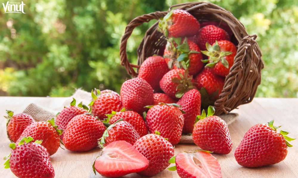 Strawberry: Exploring the Allure of Natural Sweetness 3 VINUT_Nutritional Powerhouse
