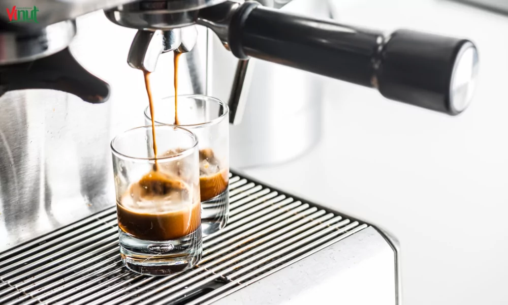 Top 6 Special Coffee Drinks Around The World 3 VINUT_Italy: Espresso Romano