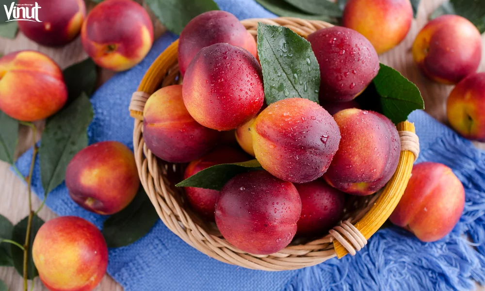 Peaches: A Juicy Fruit for Every Season 5 VINUT_Nectarines