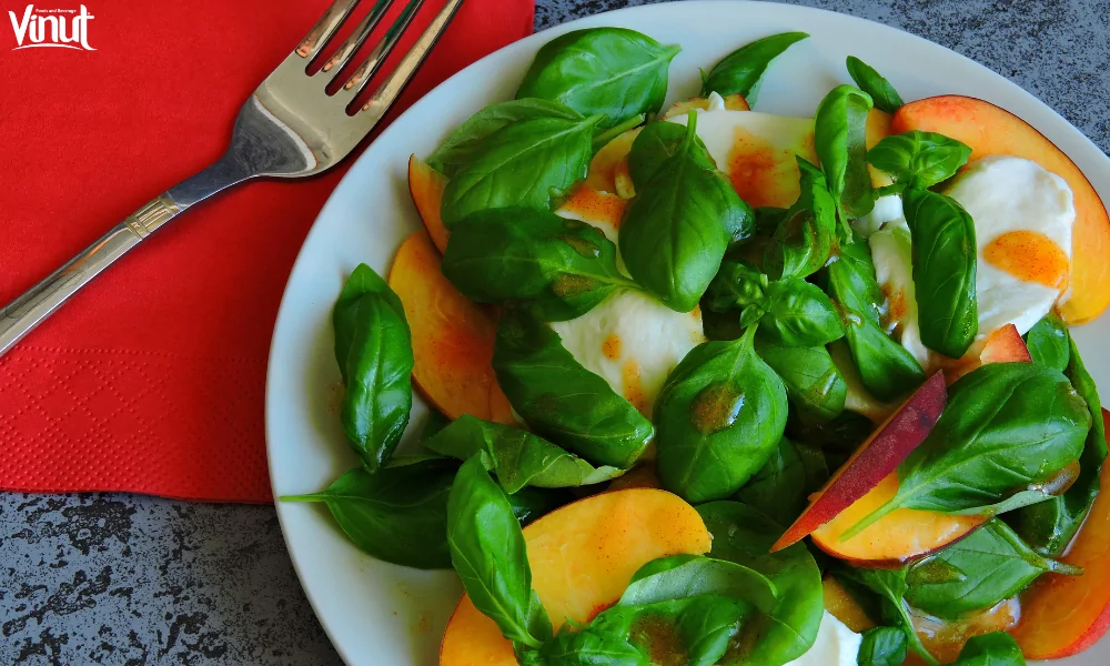 Peaches: A Juicy Fruit for Every Season 6 VINUT_Peach Caprese Salad