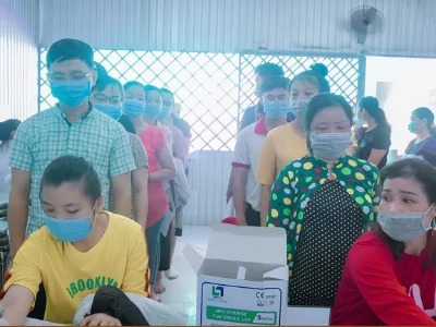 Nam Viet F&B periodic health check: Protecting workers' health. 1 kham suc khoe