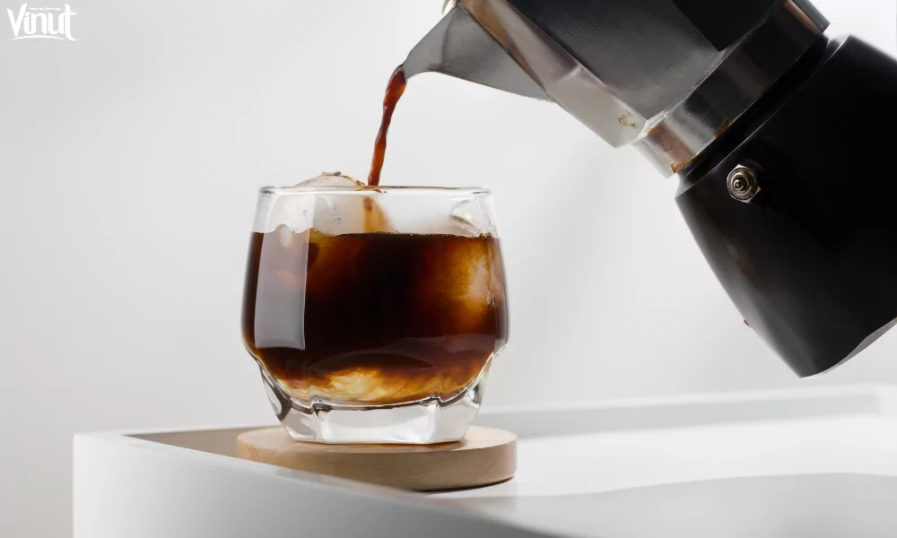 Exploring the Top 6 Coffee Drinks That’ll Elevate Your Experience 12 VINUT_Americano