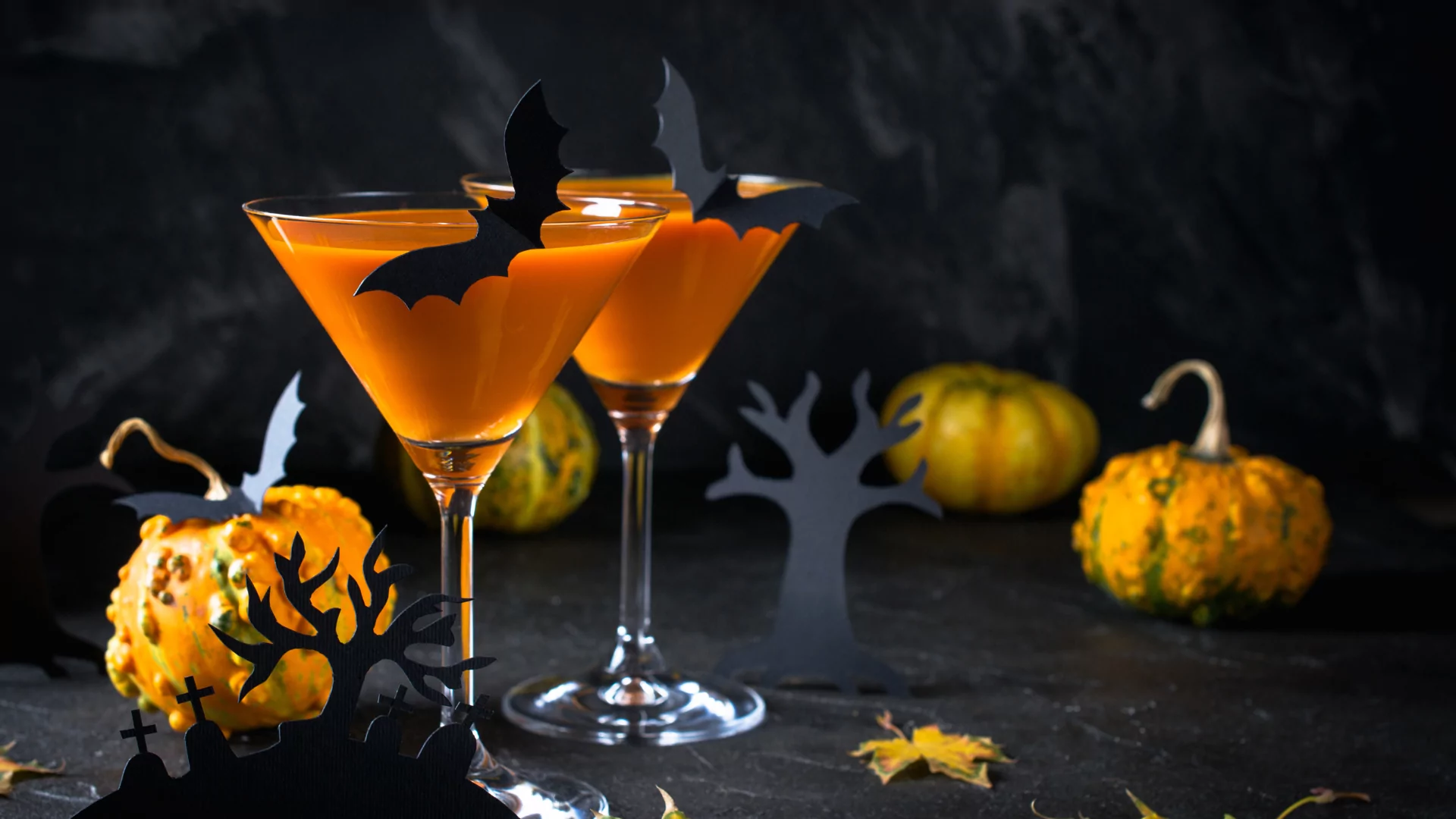 Spooky & Refreshing: The Best Fruity Drinks for a Healthy Halloween 4 halloween